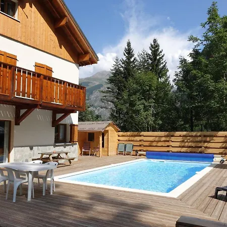Modern Chalet In V Nosc With Swimming Pool 샬레
